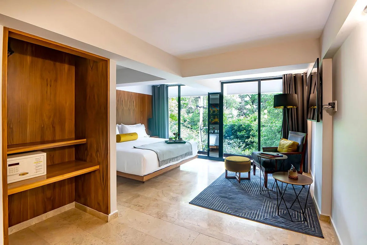 Luxury Accommodation + Padel + Activities
